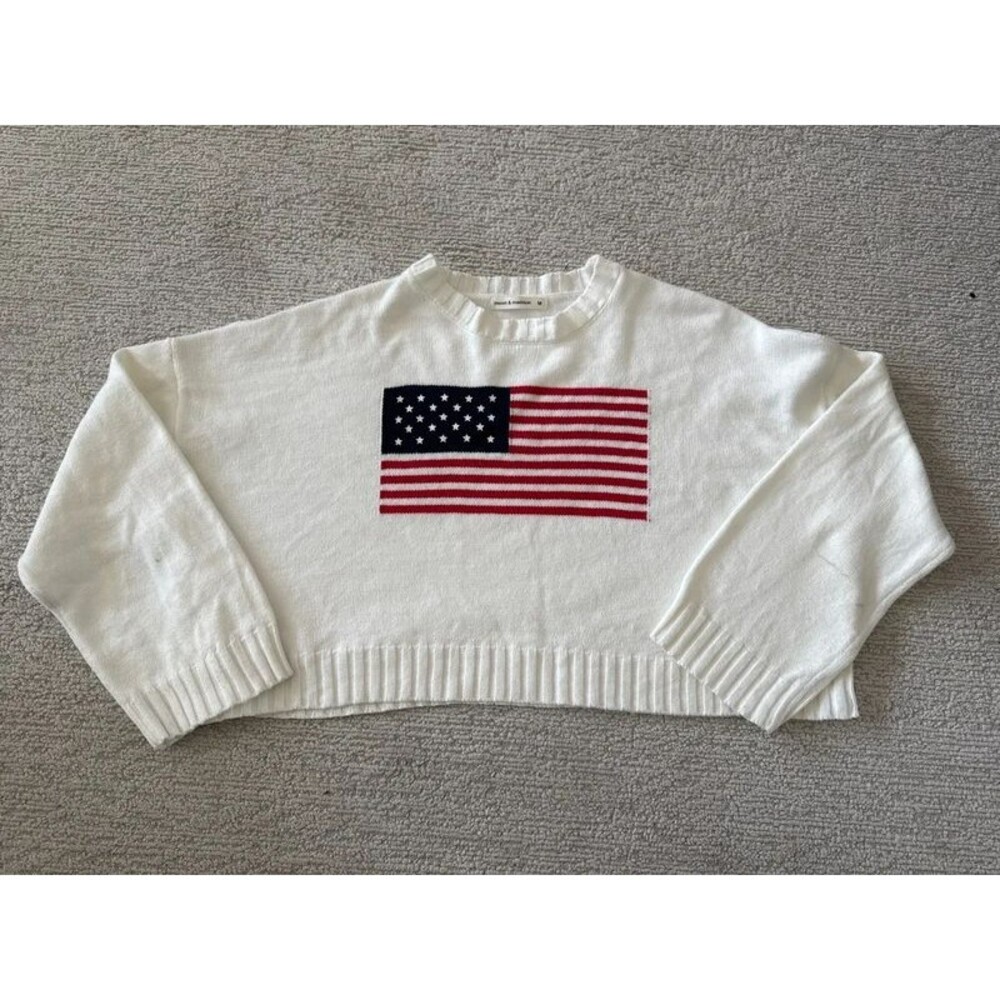 Moon & Madison American Flag Sweater Junior M White Cropped Knit Patriotic